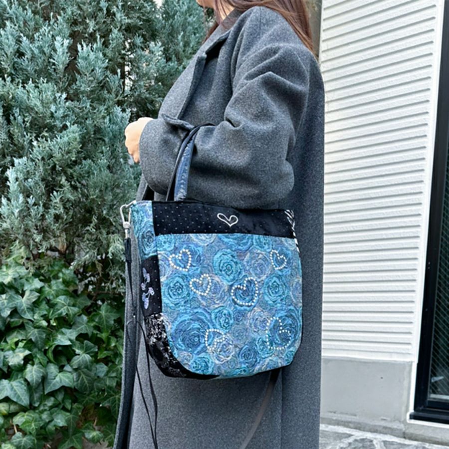 ネバーエンディングブルーローズ トートバッグ（2ウェイタイプ